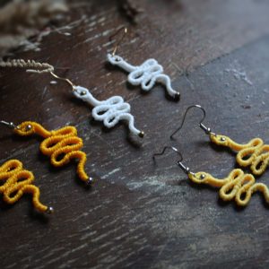 Boucles d'oreilles micromacramé serpent au choix