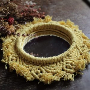 Miroir macramé jaune