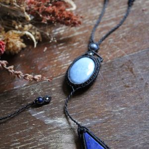 Collier micro macramé noir double pierre agate bleue et lapis lazuli