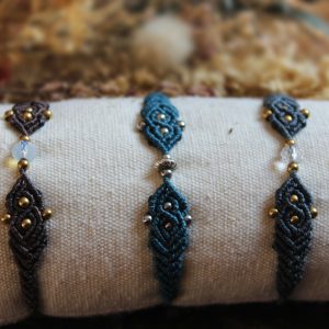 Bracelets en micro macramé