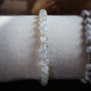bracelet énergétique pierre de lune blanche