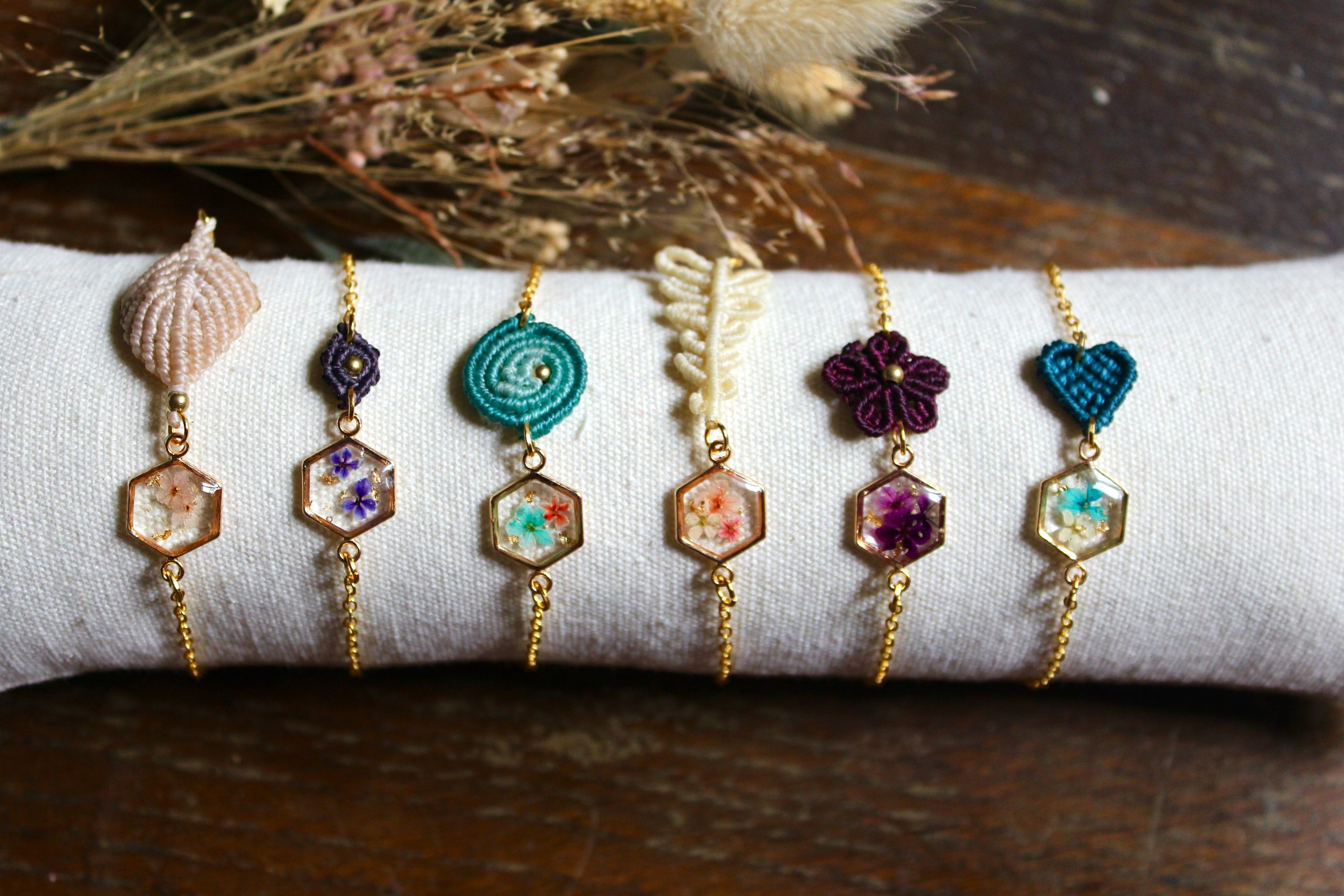Lots de bracelets résine et micro macramé