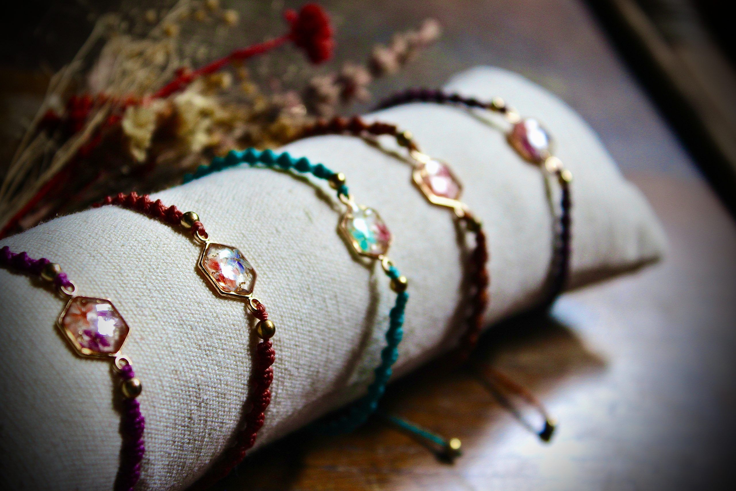 Lots de bracelets réglables résine et micro macramé