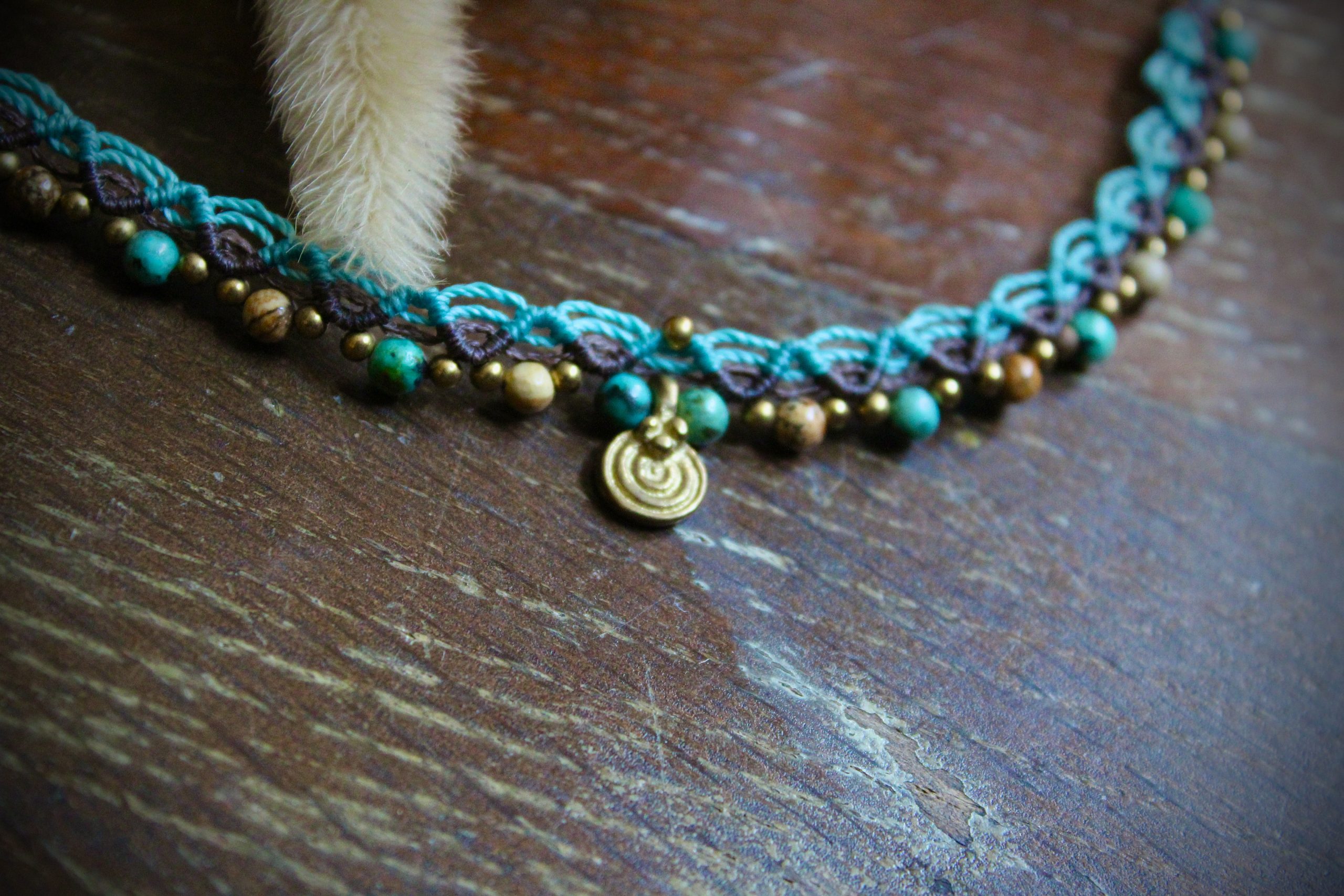 bracelet de cheville vert et doré