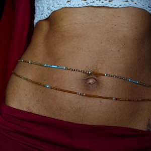 Bijou de taille avec des perles ambrées et turquoise