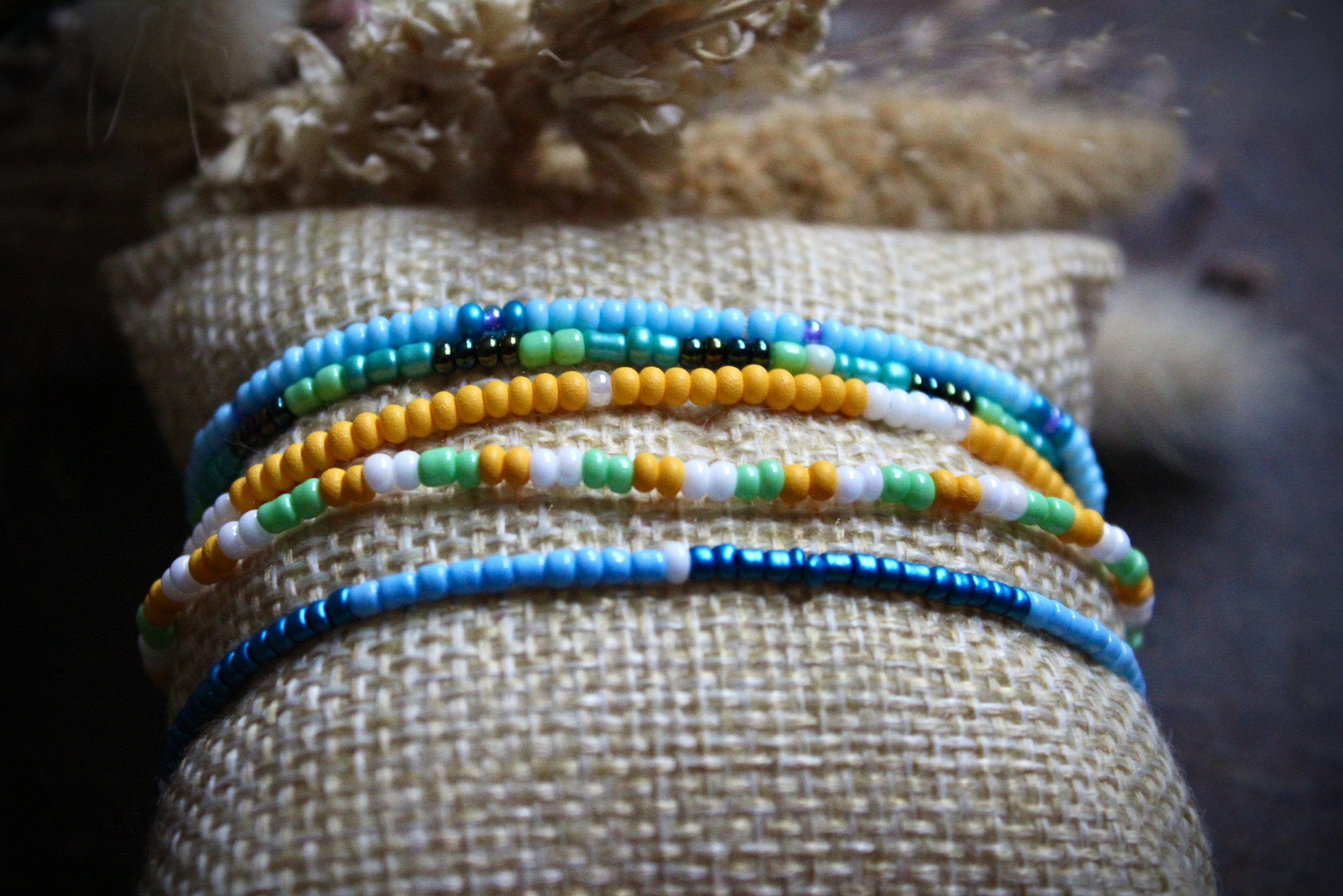 Lots de bracelets en perles colorées d'été