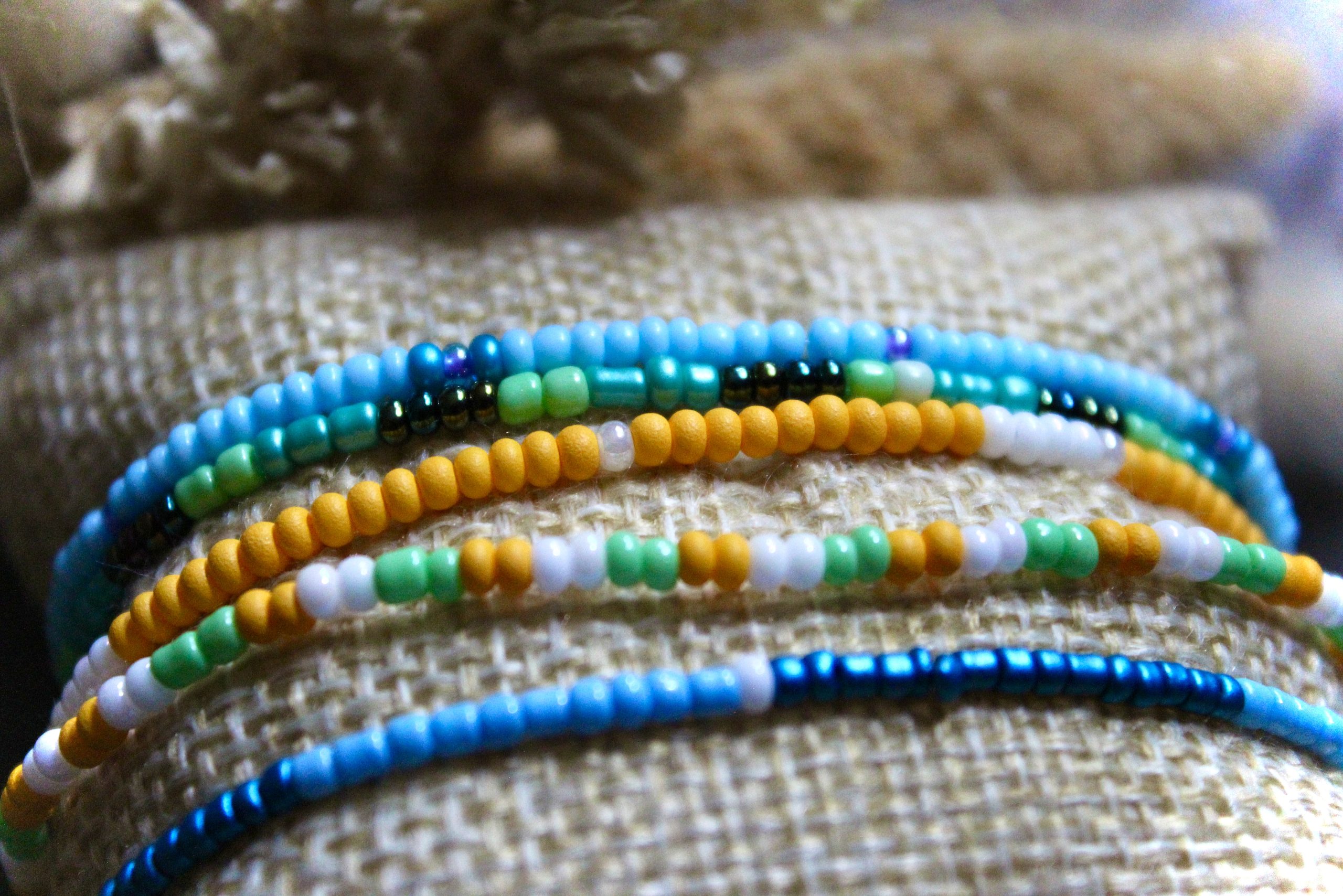 Lots de bracelets en perles colorées d'été