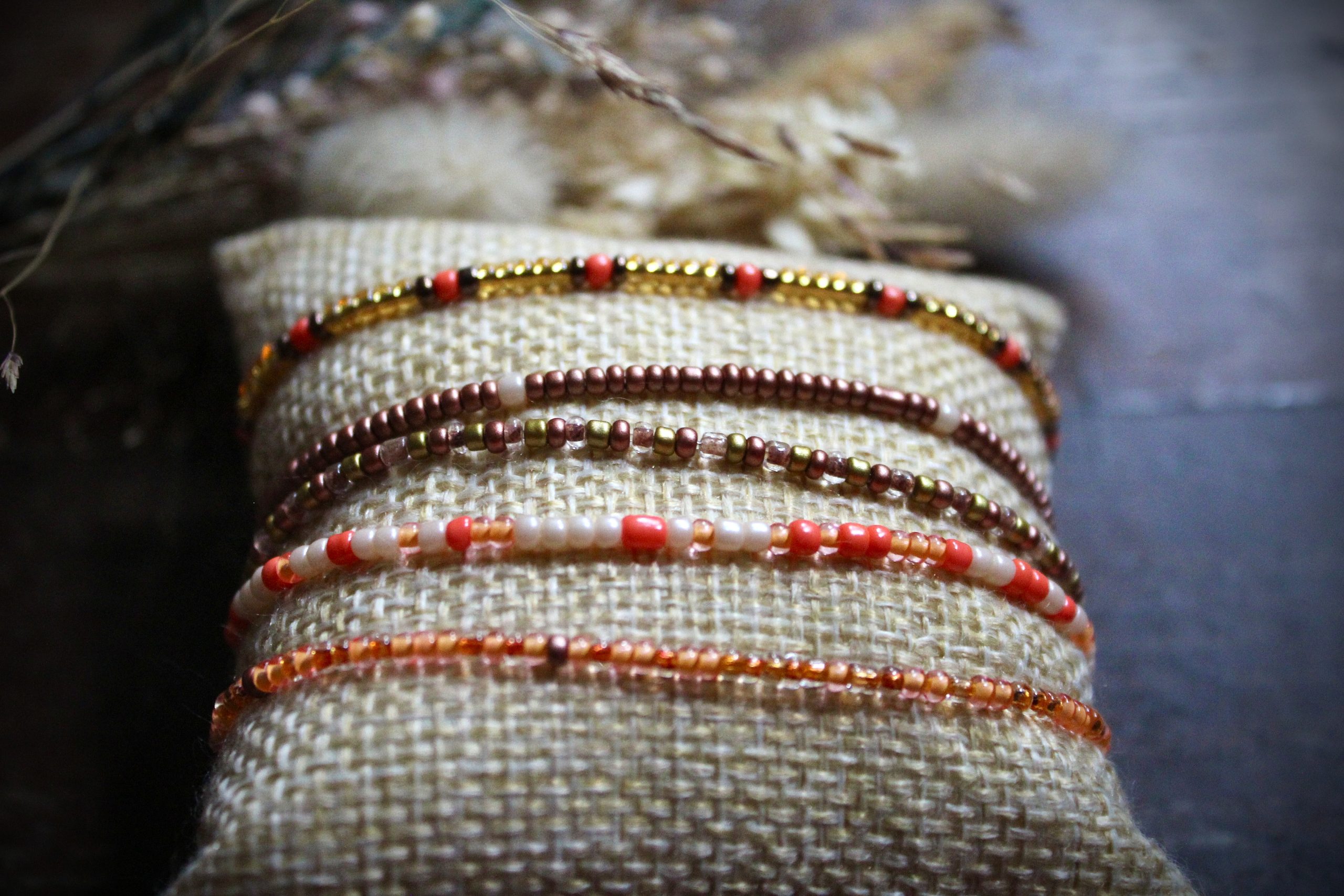 Lots de bracelets en perles colorées d'été