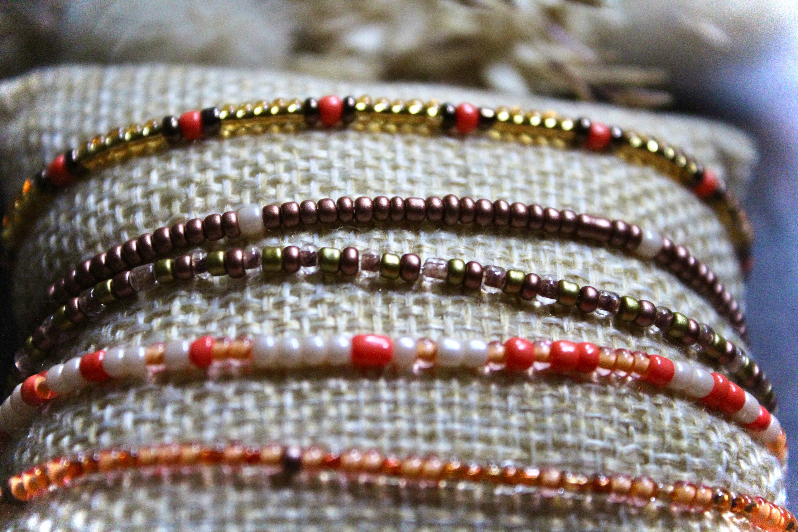 Lots de bracelets en perles colorées d'été