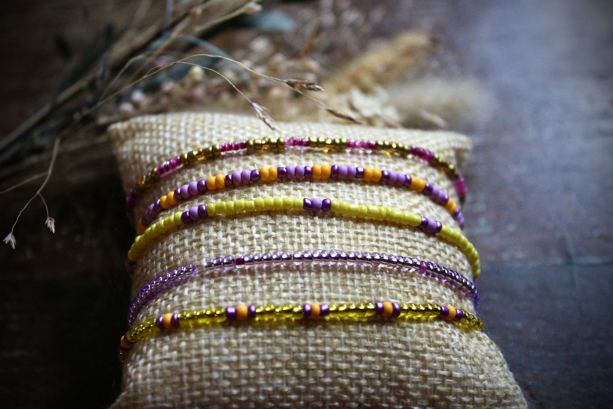 Lots de bracelets en perles colorées d'été