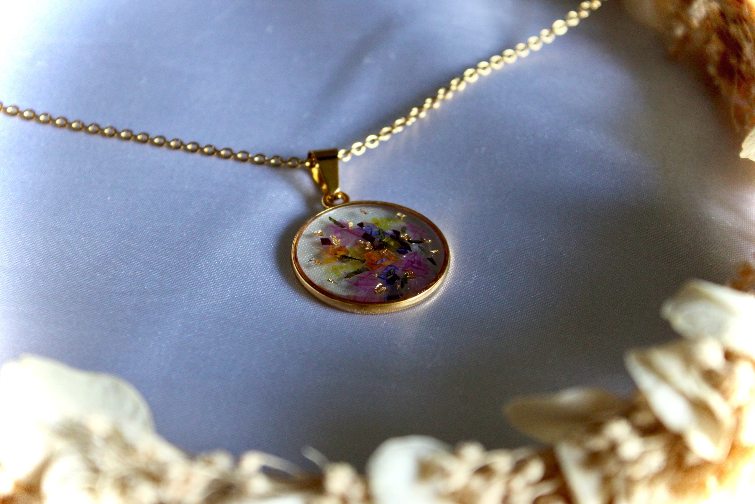 Pendentif bijou de mariée fleurs séchées